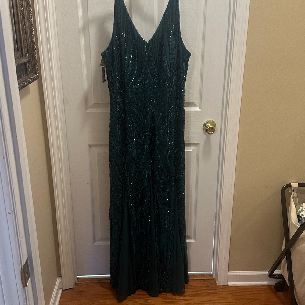 Formal/Prom Sequin V-Neck Dress Emerald Green - Picture 3 of 6